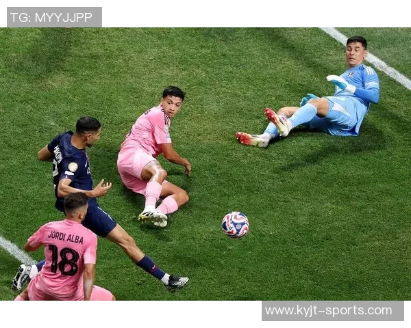 世俱杯决赛恩里克锁喉事件引发热议但至今未受处罚 世俱杯决赛恩里克锁喉事件引发热议但至今未受处罚