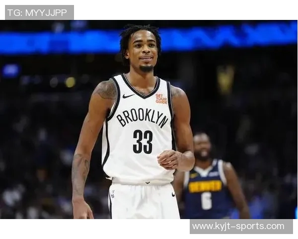 克拉克斯顿高效表现全队依赖他12投8中轻松砍下17分4篮板2助攻 克拉克斯顿高效表现全队依赖他12投8中轻松砍下17分4篮板2助攻