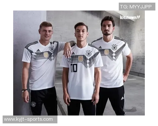 哥伦比亚世界杯主场球衣曝光蝴蝶设计向马尔克斯致敬 哥伦比亚世界杯主场球衣曝光蝴蝶设计向马尔克斯致敬