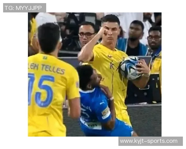 C罗与爱尔兰恩怨再起四年前挥手打人今肘击染红被罚下