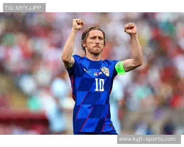 亚沙里赞美莫德里奇：与传奇球员同场竞技的珍贵体验