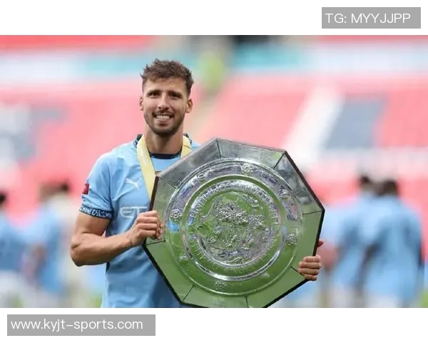 鲁本迪亚斯女友现场助威曼城感受客场氛围与众不同